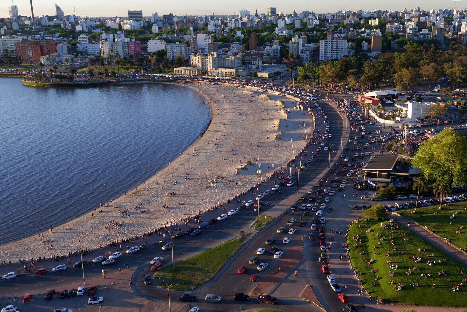 copia-de-montevideo-foto-scaled